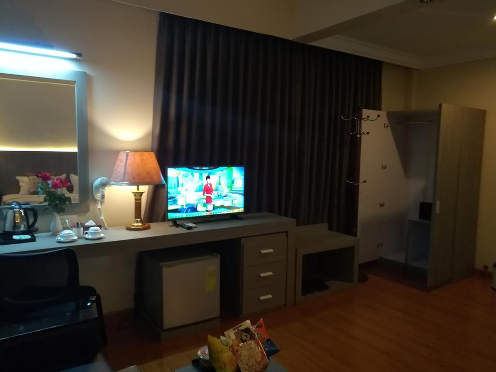 Golden Hill Hotel - Lashio Eksteriør billede